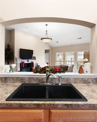 4229 Silver Glade Trail, Sellersburg, IN 47172