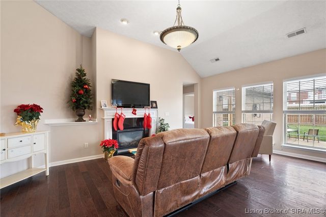 4229 Silver Glade Trail, Sellersburg, IN 47172