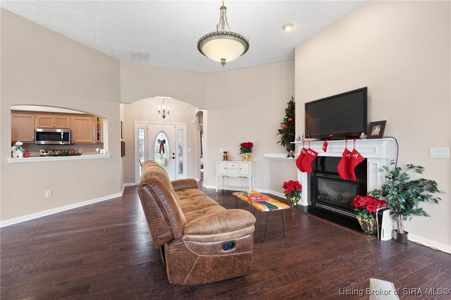 4229 Silver Glade Trail, Sellersburg, IN 47172