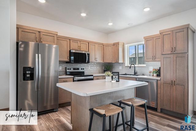9105 W Counsel St, Sioux Falls, SD 57106