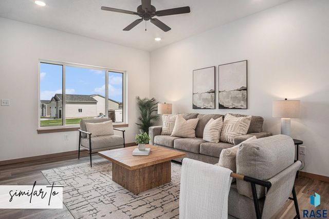 9105 W Counsel St, Sioux Falls, SD 57106