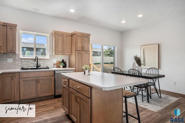 9105 W Counsel St, Sioux Falls, SD 57106
