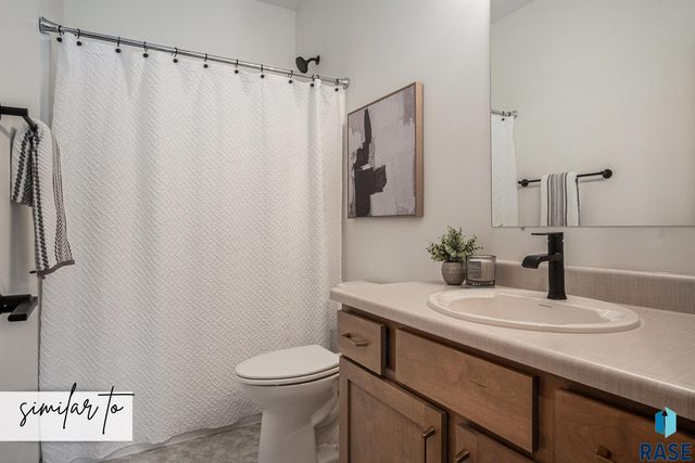 9105 W Counsel St, Sioux Falls, SD 57106