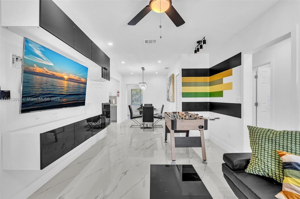 797 NW 35th St, Miami, FL 33127