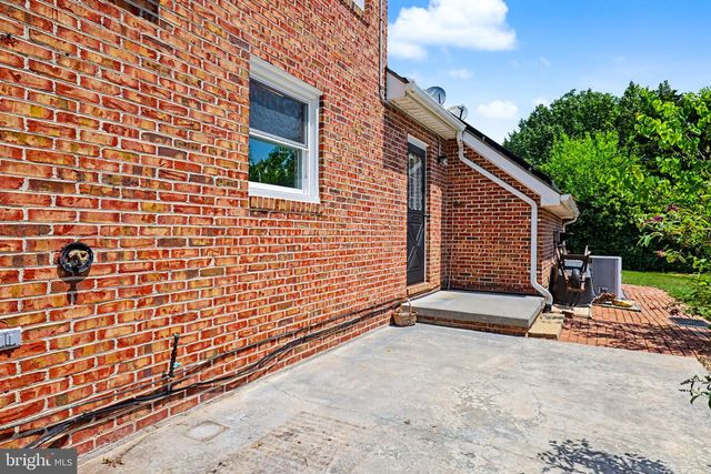 2105 SHAWN DR, Middletown, VA 22645