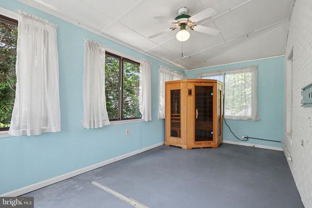 2105 SHAWN DR, Middletown, VA 22645
