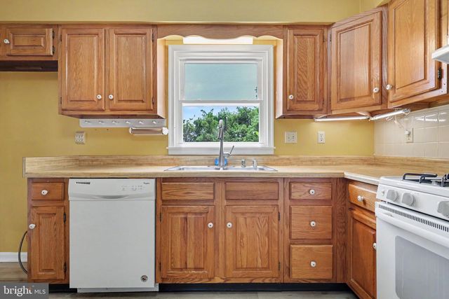 2105 SHAWN DR, Middletown, VA 22645