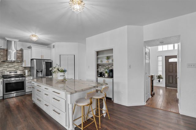 718 Castlewood Drive, Garland, TX 75040