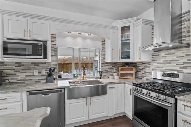 718 Castlewood Drive, Garland, TX 75040