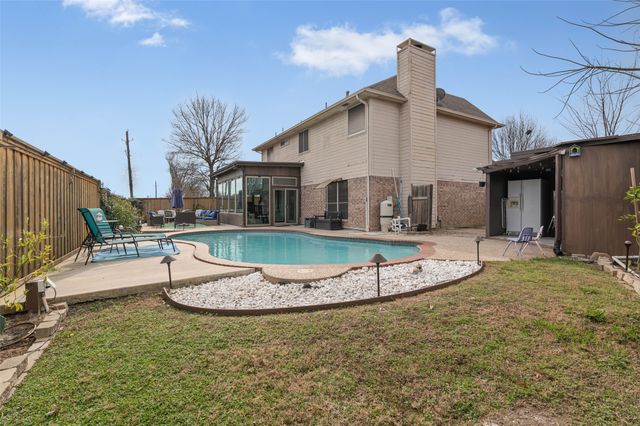 718 Castlewood Drive, Garland, TX 75040
