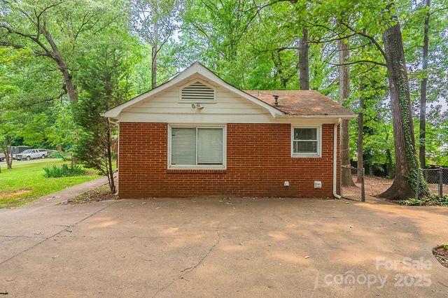 1401 Hillwood Court, Charlotte, NC 28210
