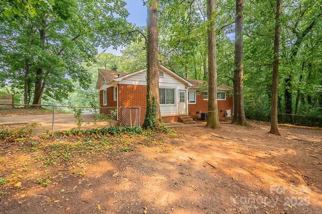 1401 Hillwood Court, Charlotte, NC 28210