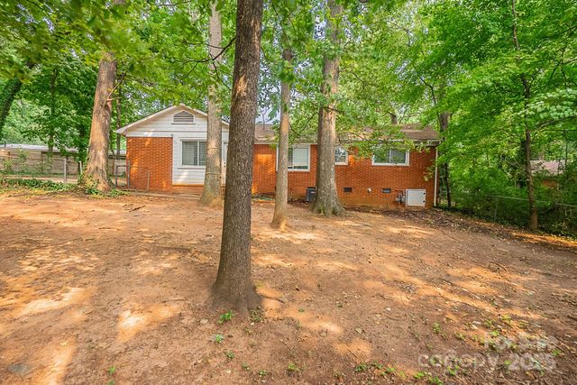 1401 Hillwood Court, Charlotte, NC 28210