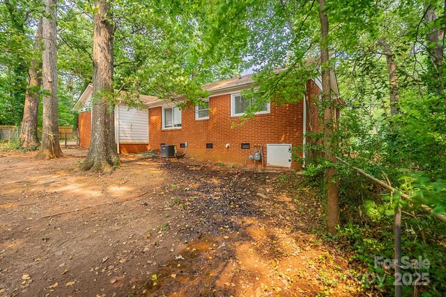 1401 Hillwood Court, Charlotte, NC 28210