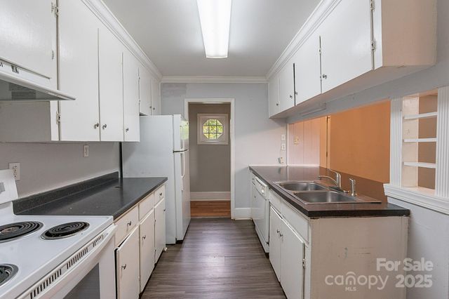 1401 Hillwood Court, Charlotte, NC 28210