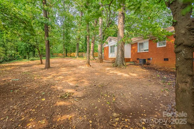 1401 Hillwood Court, Charlotte, NC 28210