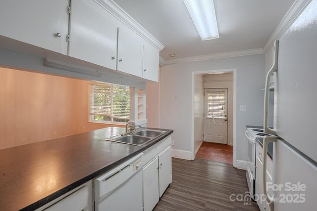 1401 Hillwood Court, Charlotte, NC 28210