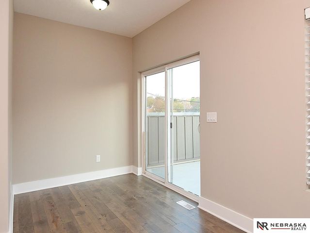 3320 Davenport Street, Omaha, NE 68131