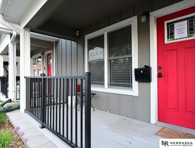 3320 Davenport Street, Omaha, NE 68131