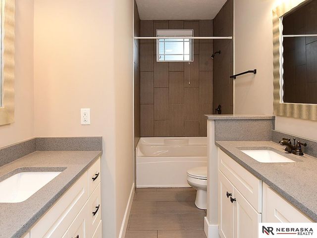 3320 Davenport Street, Omaha, NE 68131