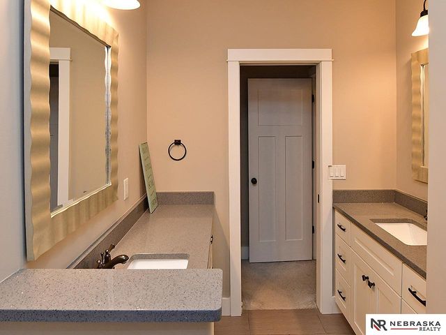 3320 Davenport Street, Omaha, NE 68131