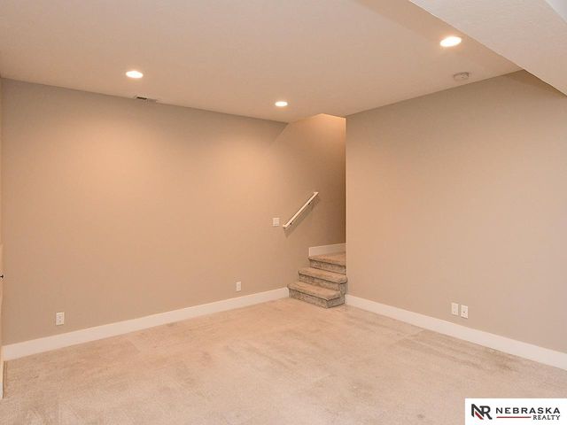 3320 Davenport Street, Omaha, NE 68131