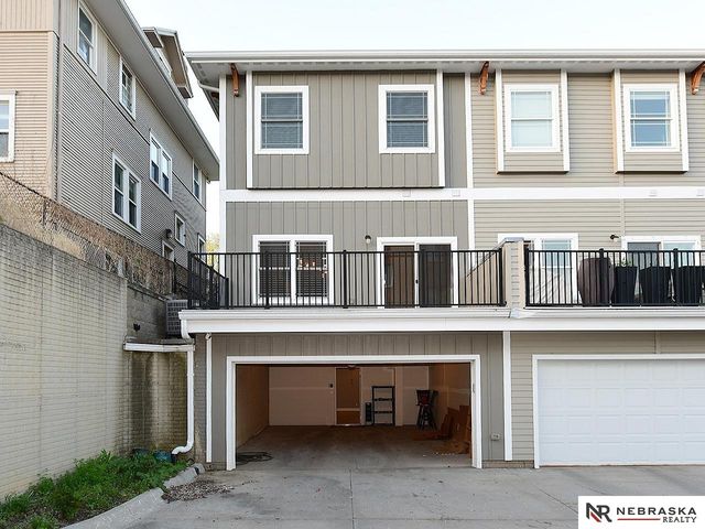 3320 Davenport Street, Omaha, NE 68131