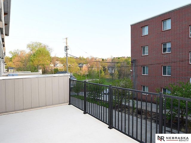 3320 Davenport Street, Omaha, NE 68131