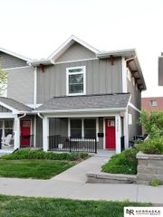 3320 Davenport Street, Omaha, NE 68131