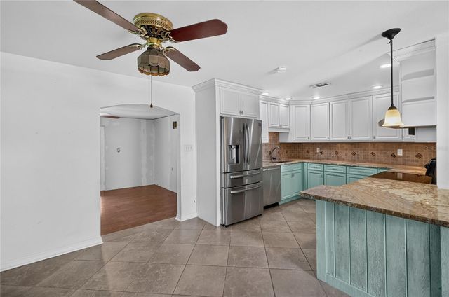 120 E HOFFMAN ST, Lake Alfred, FL 33850