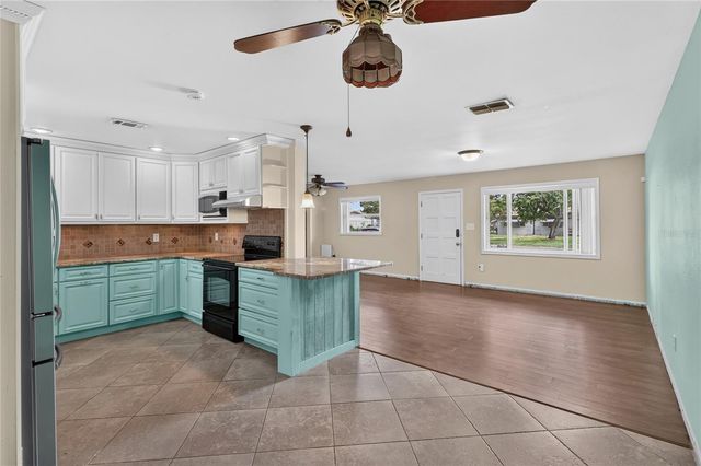 120 E HOFFMAN ST, Lake Alfred, FL 33850