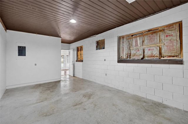 120 E HOFFMAN ST, Lake Alfred, FL 33850