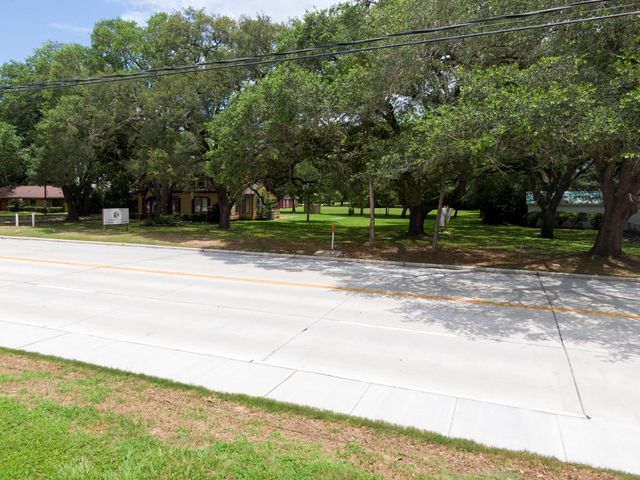 912 Richmond Parkway, Richmond, TX 77469