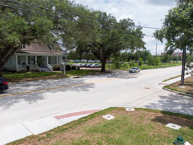 912 Richmond Parkway, Richmond, TX 77469