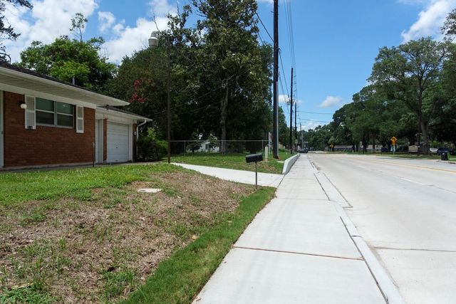 912 Richmond Parkway, Richmond, TX 77469