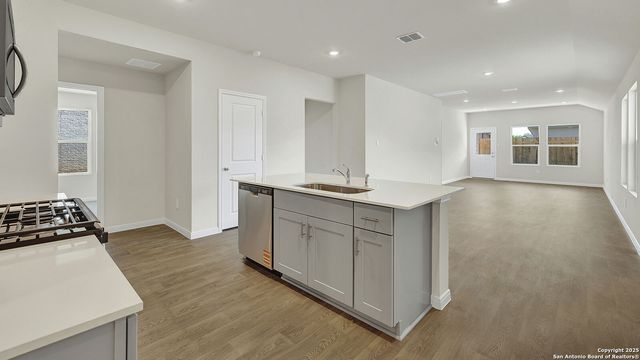 137 MORNING SIDE GROVE, San Marcos, TX 78666