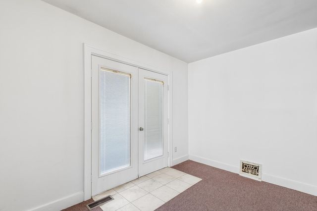 734 S Spruce St, Wichita, KS 67211