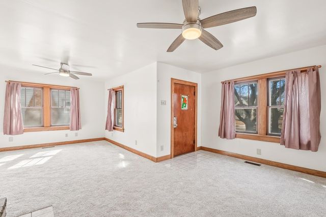 734 S Spruce St, Wichita, KS 67211