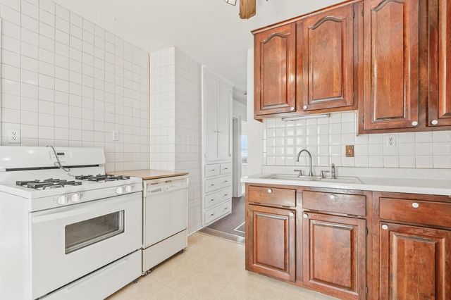 734 S Spruce St, Wichita, KS 67211