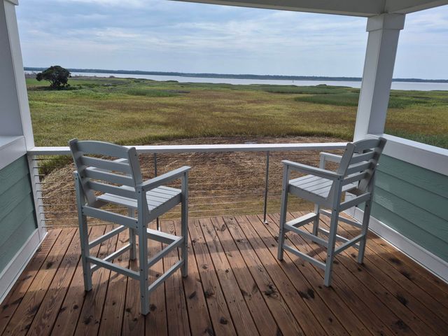 125 Oak Bay Dr., Georgetown, SC 29440