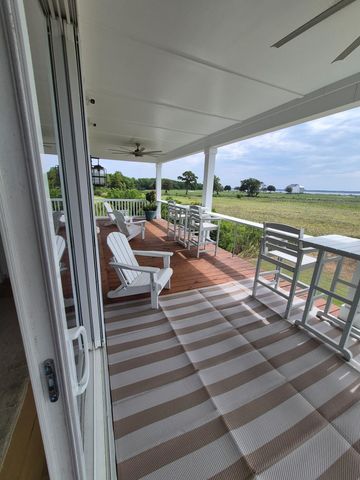 125 Oak Bay Dr., Georgetown, SC 29440