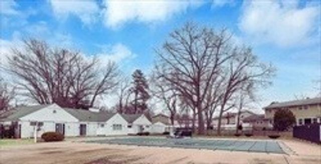 58 Robinridge Rd 58, Chicopee, MA 01022