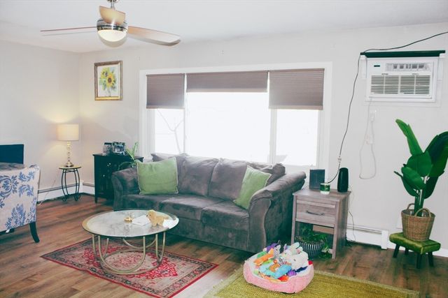 58 Robinridge Rd 58, Chicopee, MA 01022
