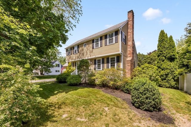 4 Ocean Ave, Newburyport, MA 01950