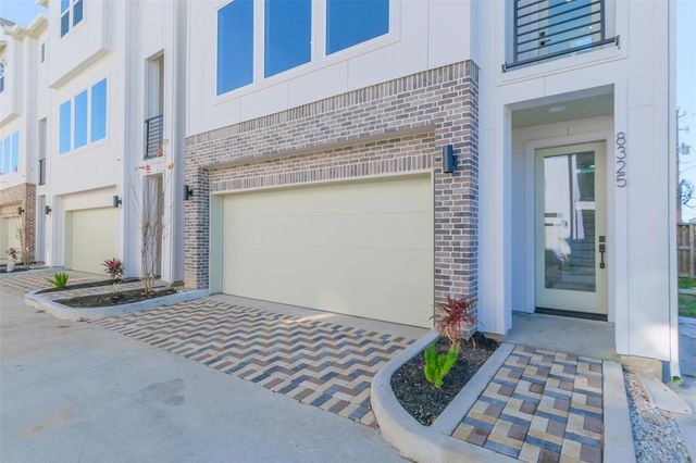8315 Brecha Lane, Houston, TX 77055