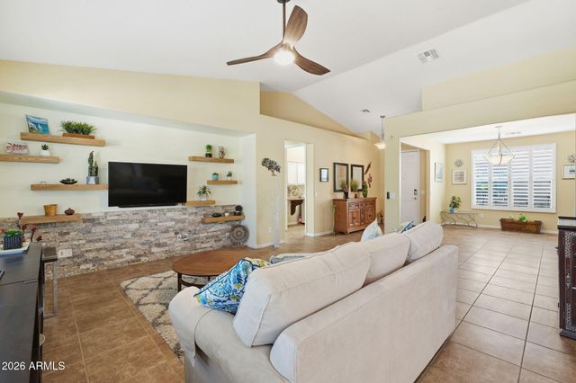 2407 W MAYA Way, Phoenix, AZ 85085