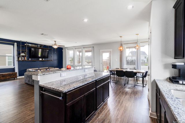 5114 WELLS PARK, Marion, TX 78124