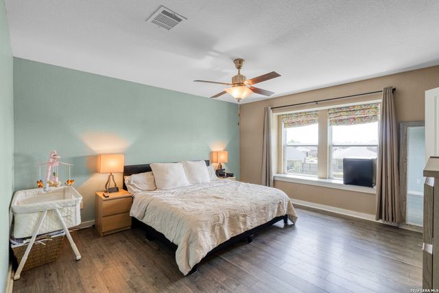 5114 WELLS PARK, Marion, TX 78124