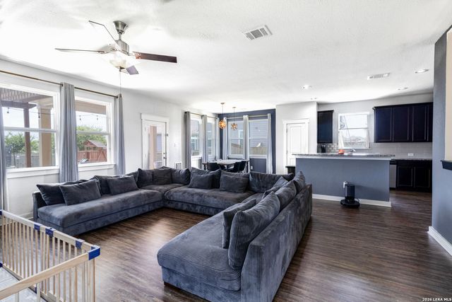 5114 WELLS PARK, Marion, TX 78124