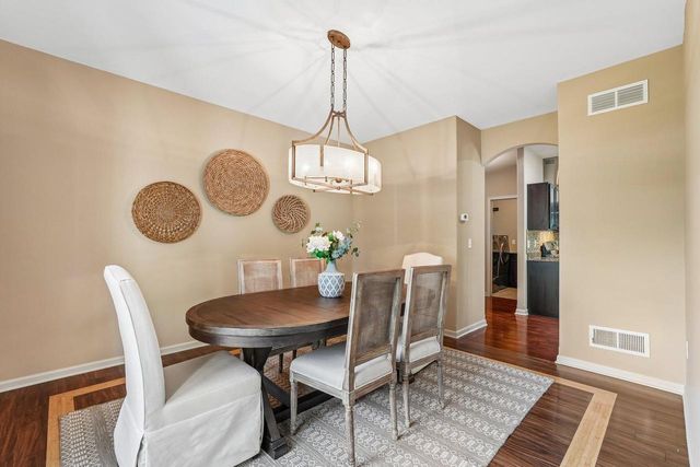 N55W20970 Carters Crossing CIRCLE, Menomonee Falls, WI 53051